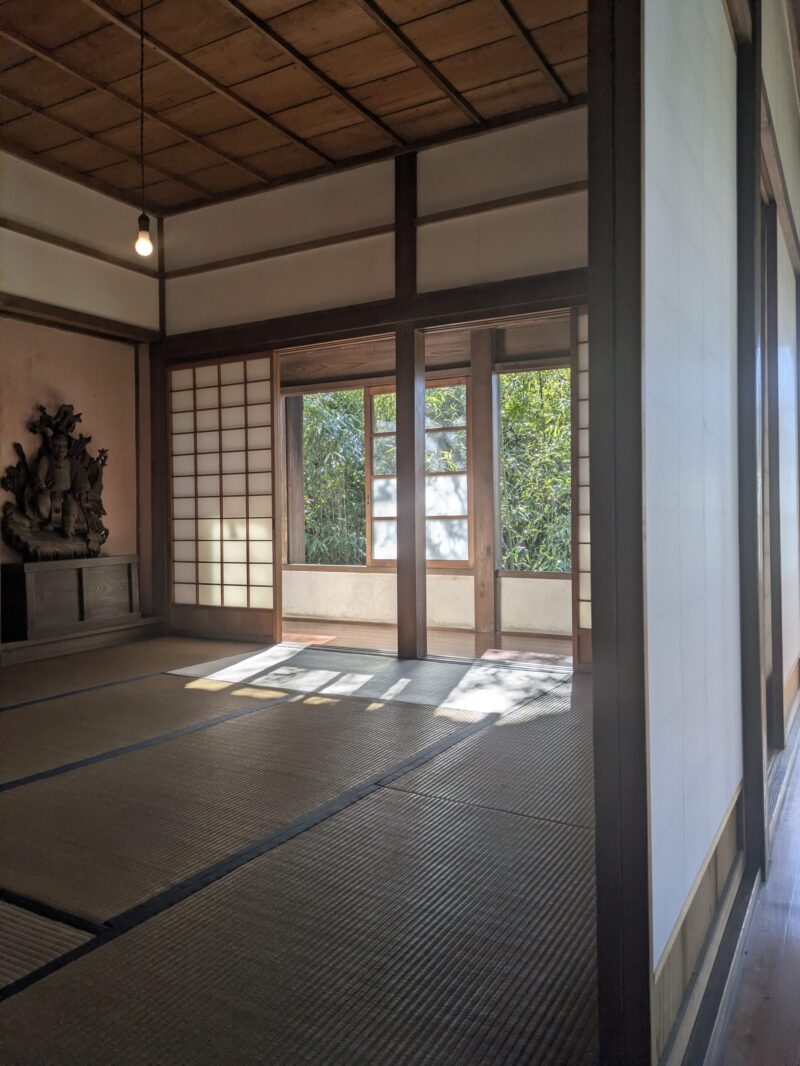 船橋大神宮灯明台