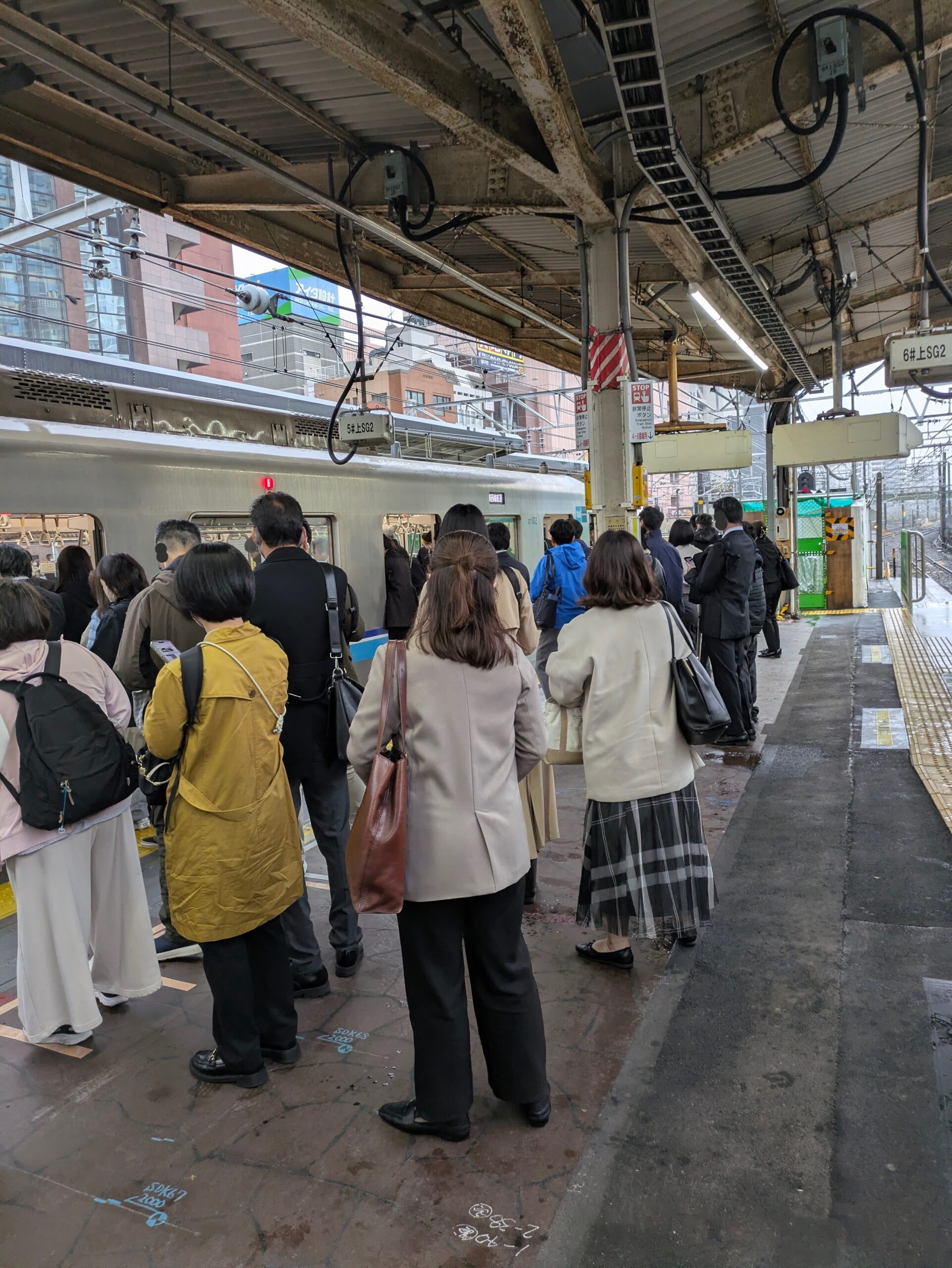 津田沼駅通勤ラッシュ 総武緩行線5番ホーム